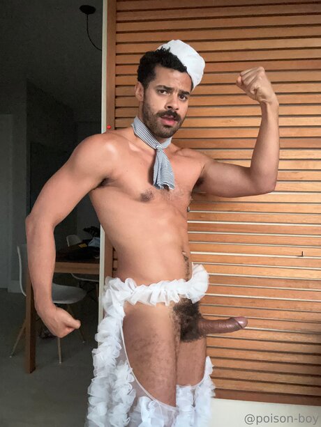 Poison Boy porno akt foto