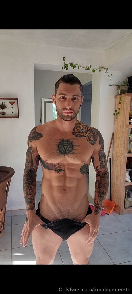 dünne asiatische teenager-onlyfans erwachsene perfekte bild