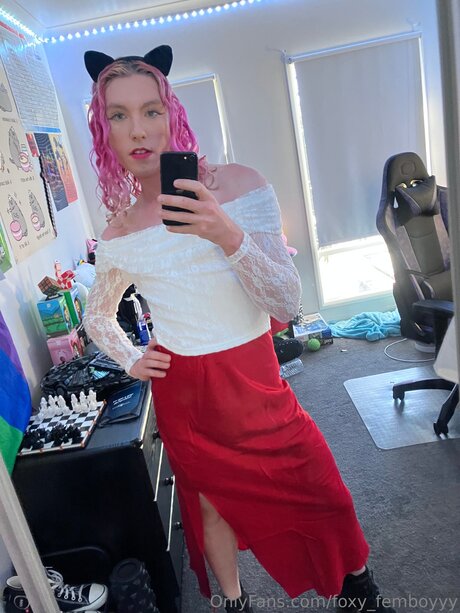 Foxy Femboyyy nackt kunst galerien