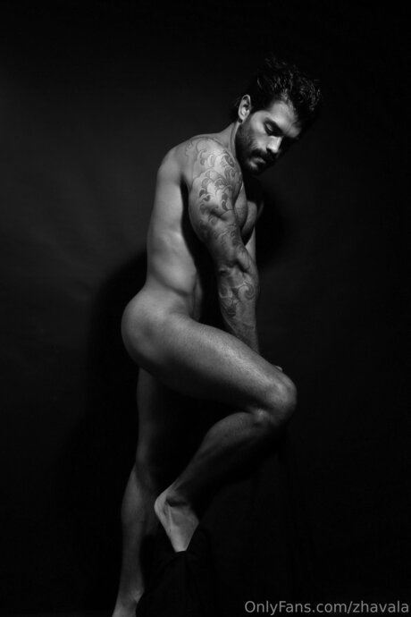 Zhavala nackt pornografische fotos