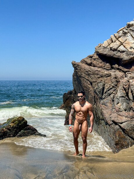 Zhavala nackt kunst bild