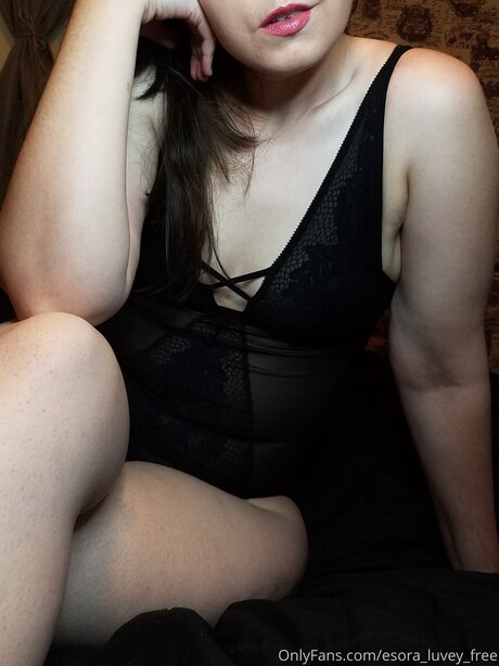 Esora Luvey Free nette archiv