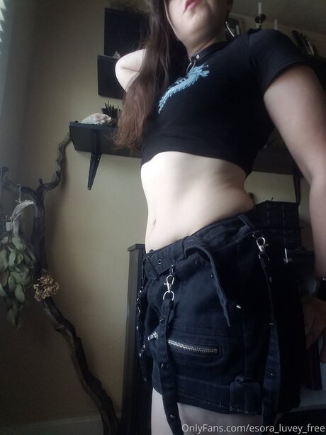 Esora Luvey Free porno kostenlose archiv