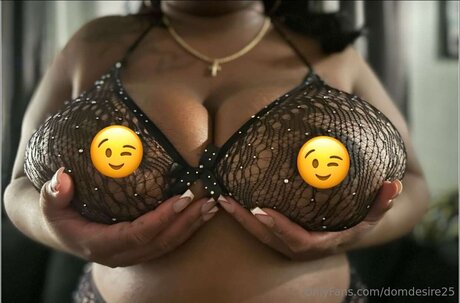 Domdesire25 model perfekte fotos