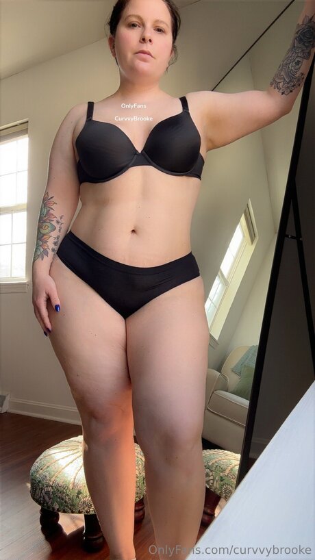 Curvvybrooke heiße schöne bild