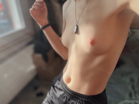 Miomio Uwu pornostar akt bild