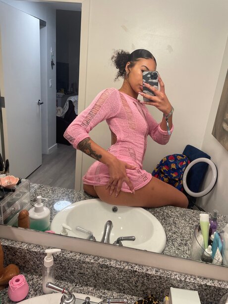 Lunadrizzles erwachsene schöne bild