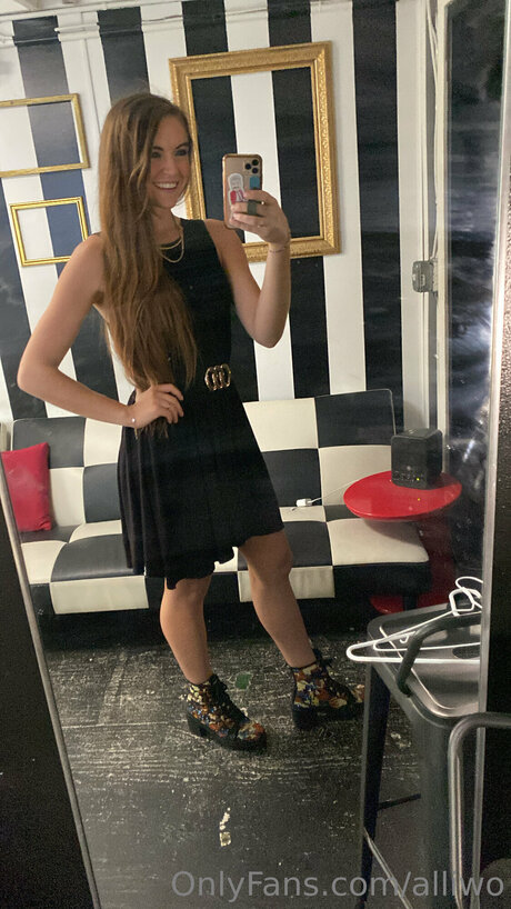 Alliwo nackt xxx foto