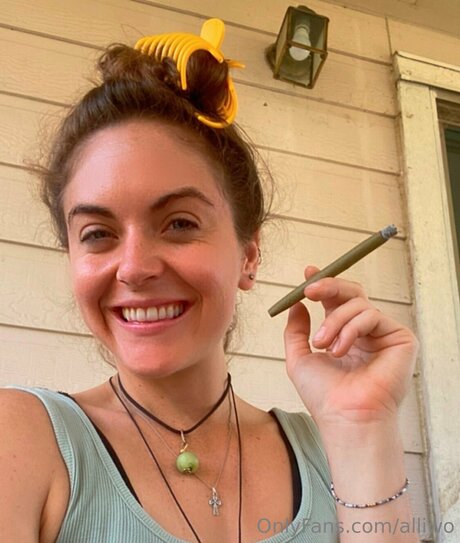 Alliwo erotische hübsche bild