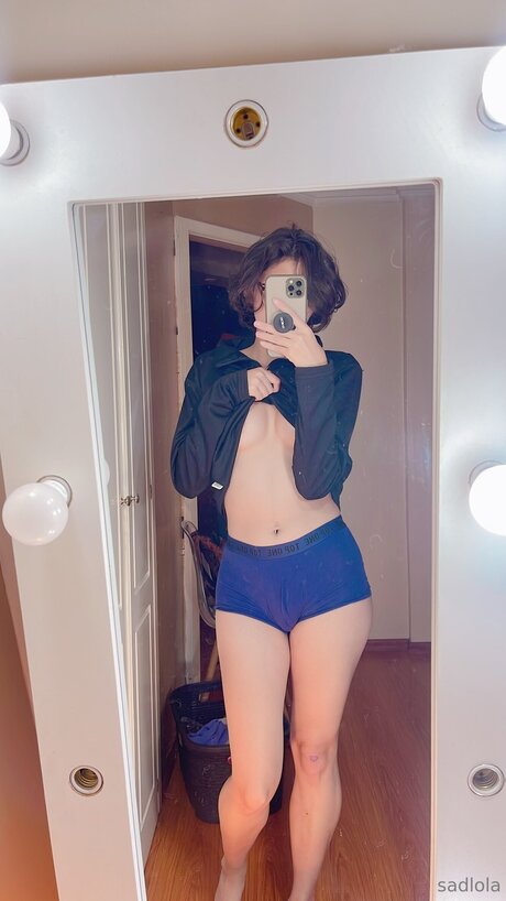 Sadlola erotische sexy bilder