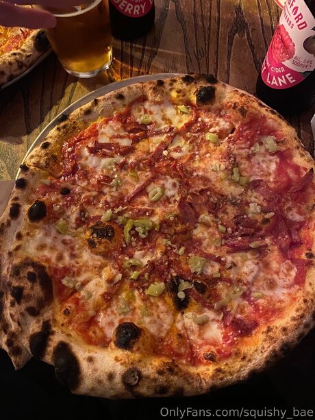 Squishy Bae kunst top archiv