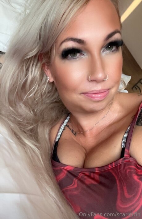 Scarletfin perfekte nackt bild