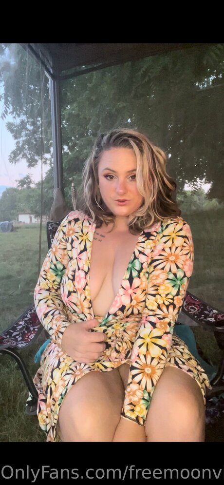 Freemoonvixxen model erotische galerie