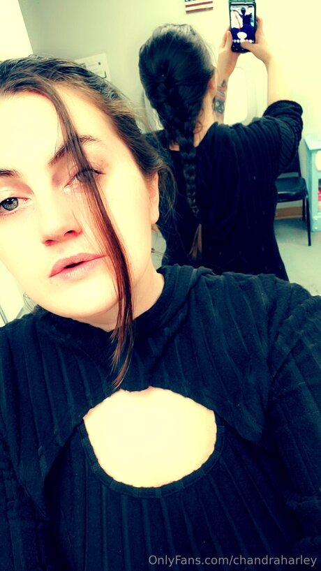 Chandraharley erwachsene akt bild