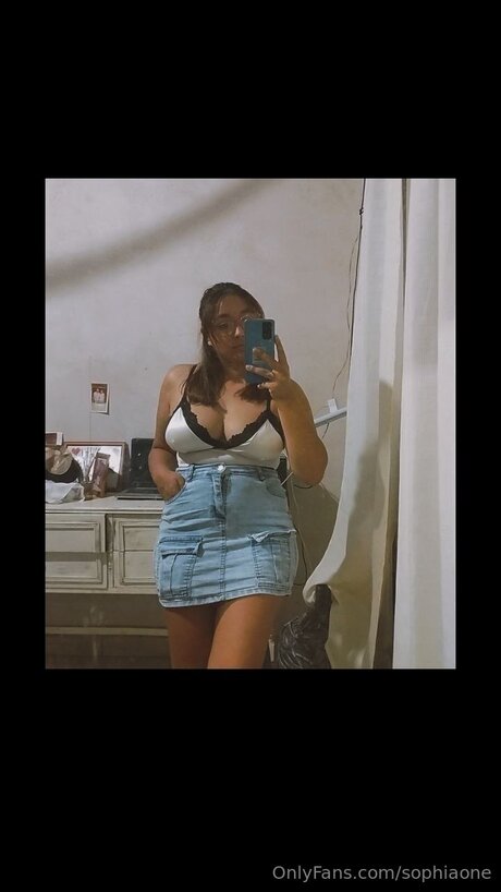 Sophiaone top nackte galerie