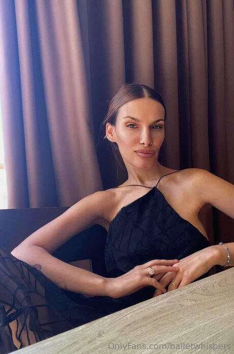 Balletwhispers nackt schöne bild