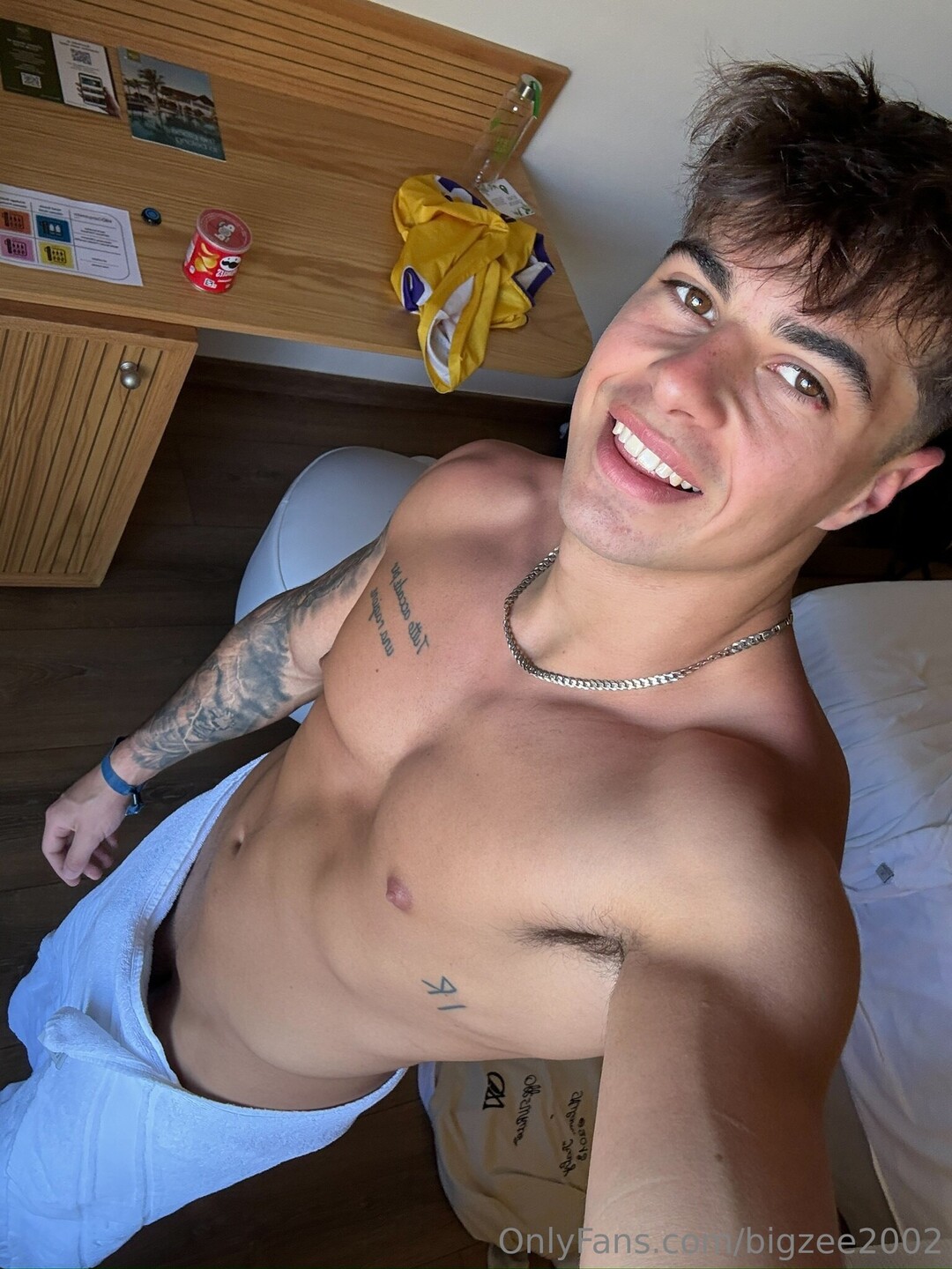 Bigzee2002 sex pornostar bilder