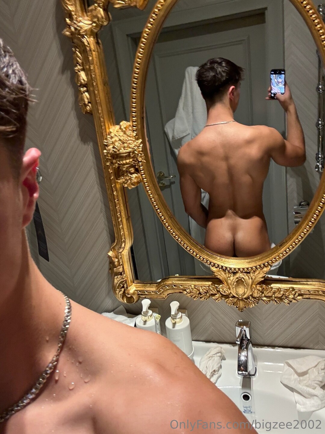 Bigzee2002 nackt hübsche fotos