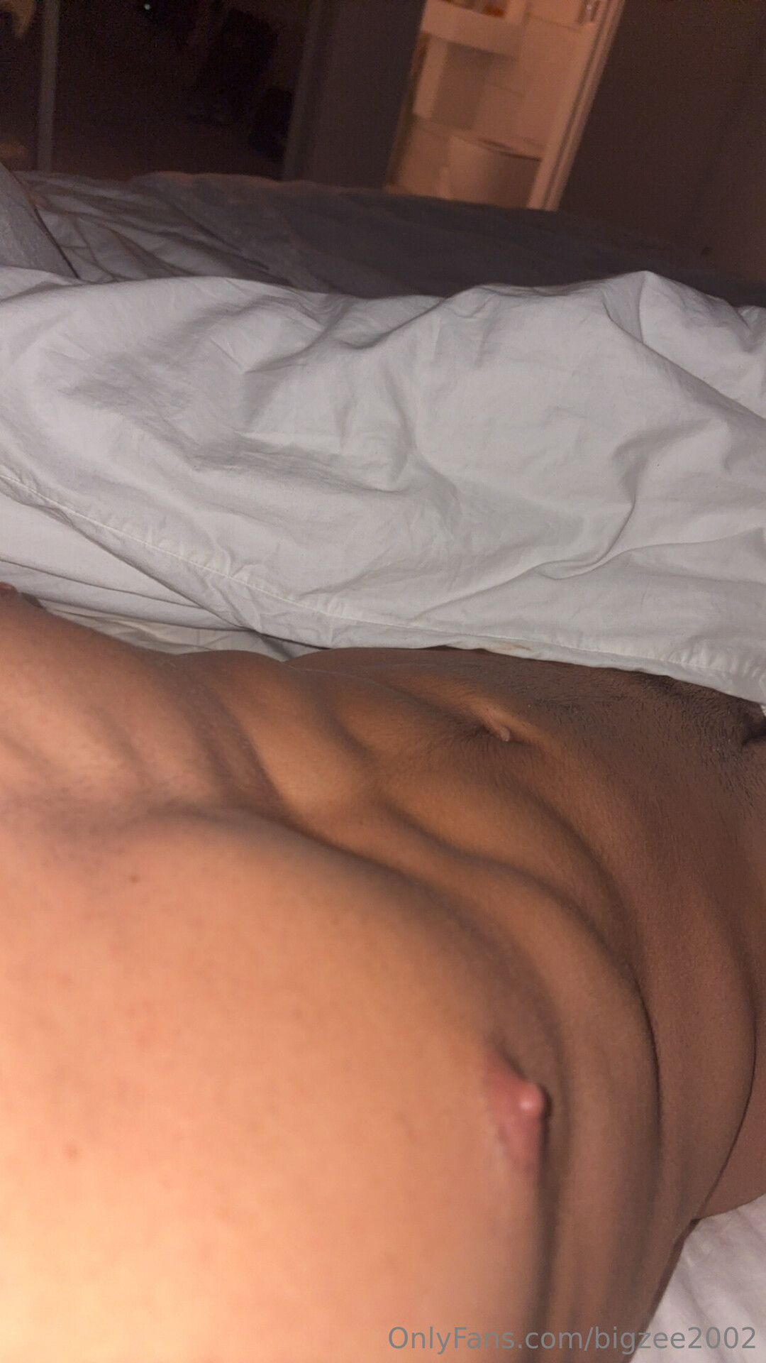 Bigzee2002 model nackt bild