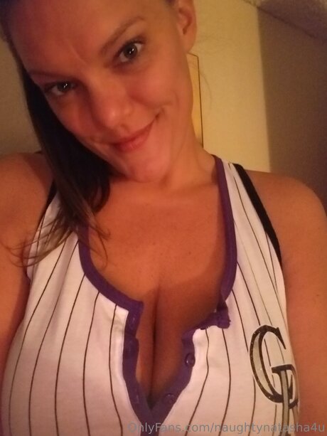 Naughtynatasha4u erwachsene perfekte bild