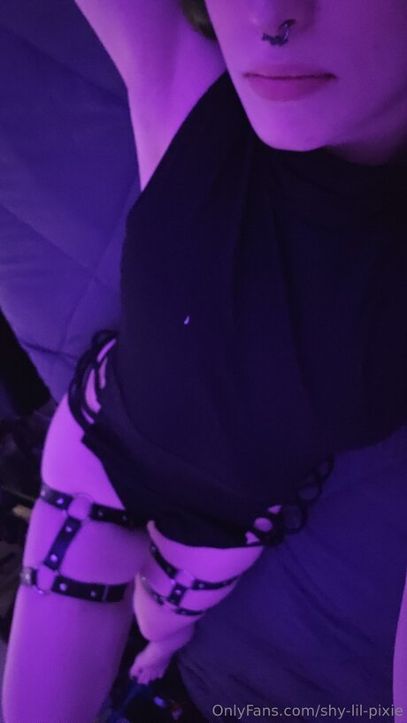 Shy Lil Pixie sexy schöne galerien