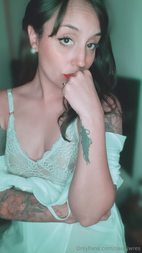 Pauliiwres schauspielerin kunst galerie