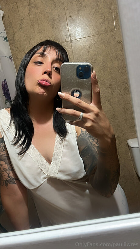 Pauliiwres model exklusive galerie