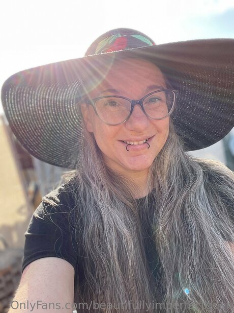 Beautifullyimperfectgeek model erotische fotos