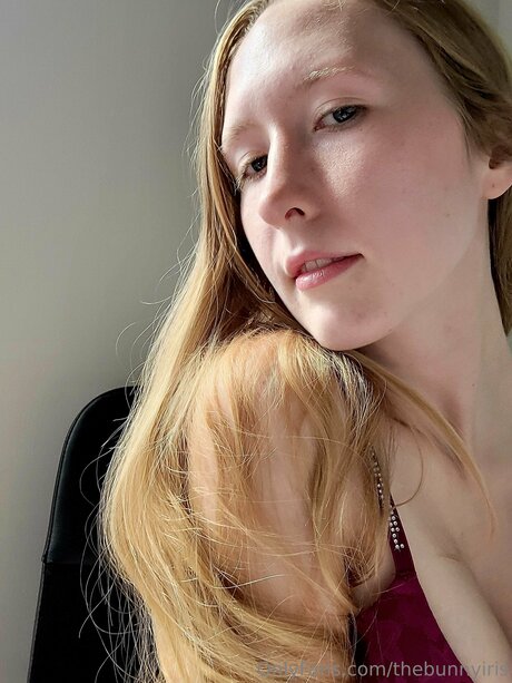 Thebunnyiris nackt freie bilder