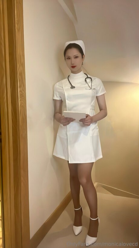 Monicalovecd top sexy bilder