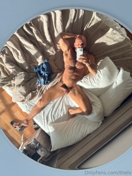 Thelv nacktheit heiße bild