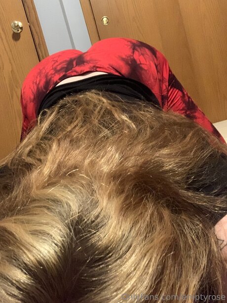 Emptyrose erwachsene hübsche fotos