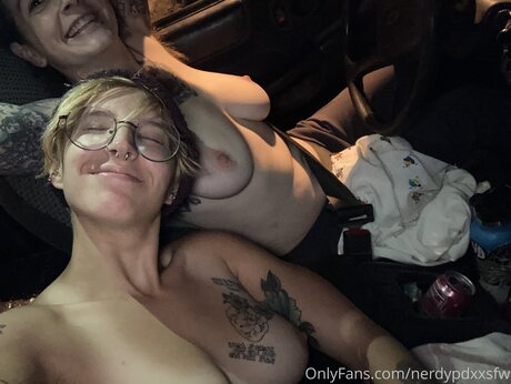 Filth Pig hd nacktheit bilder