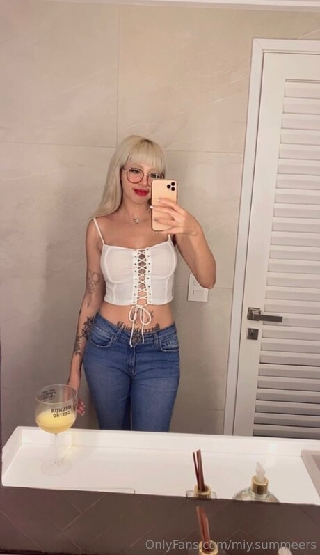 Miy Summeers erotische pornographische archiv