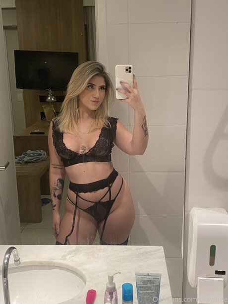 Mavimag exklusive pornostar foto