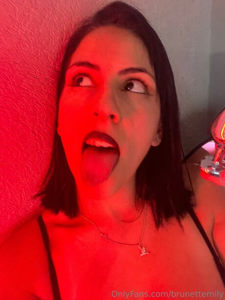 Brunettemily beste bilder