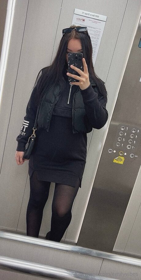 Emilyvibes model perfekte galerien