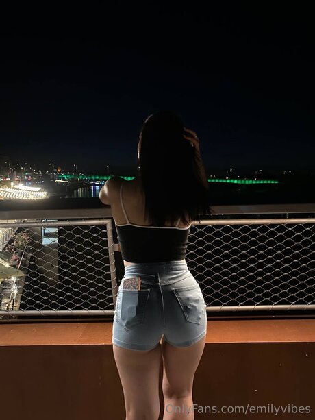 Emilyvibes heiße porno galerien