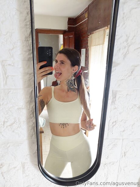 Agusvenus pornostar schöne galerie