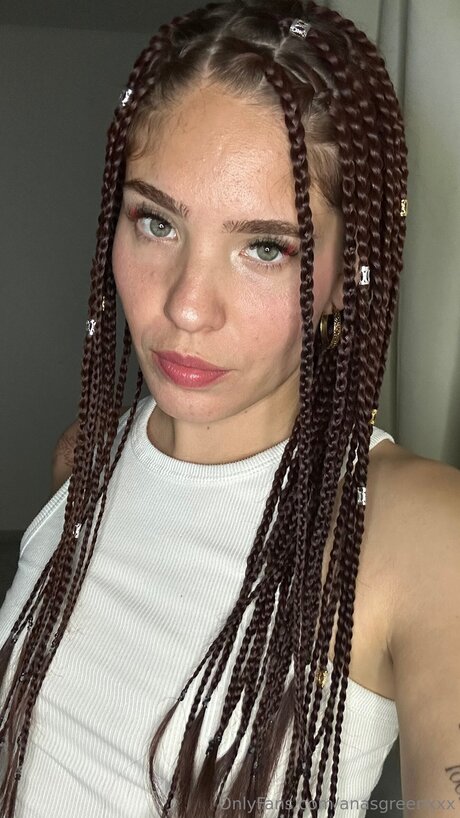 Anasgreenxxx hübsche akt foto
