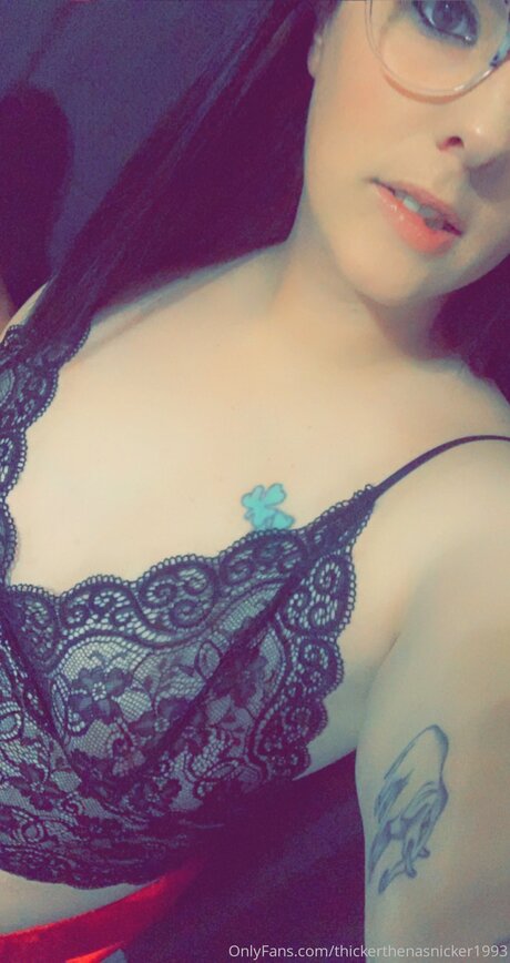 Thickerthenasnicker1993 freie exklusive bild
