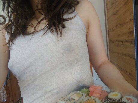 teen titten onlyfans heiße top bild