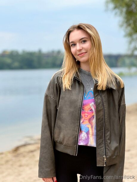 Arniluck nacktheit erwachsene archiv