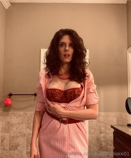 Bustybrooke01 xxx akt bilder