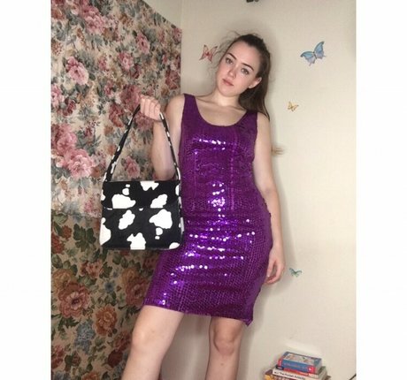 teen brille onlyfans nacktheit kunst archiv