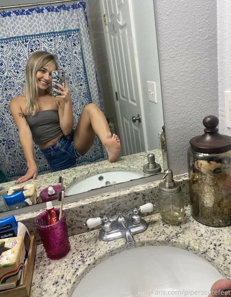 Piperscutefeet nackt pornographische galerien