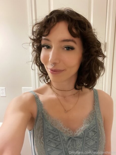 RealSlimThickie erotische pornografische archiv