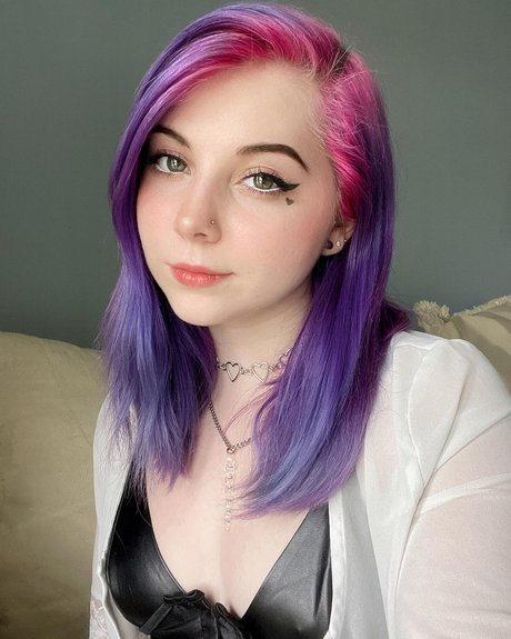 Misty ide nackt perfekte foto