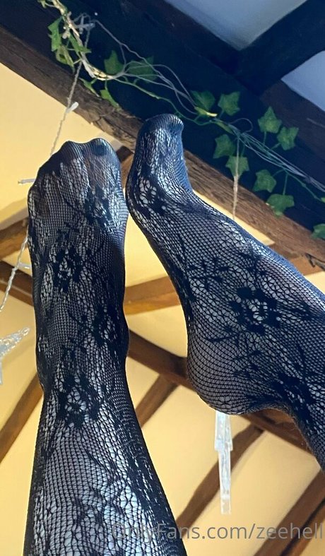 ZeeHell xxx akt bild