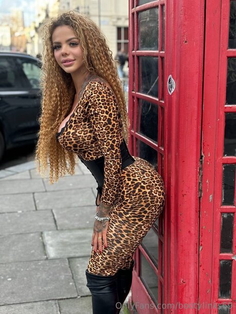 breite onlyfans xxx exklusive bild